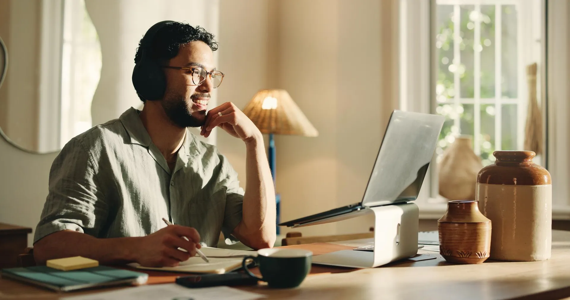 Homem em consulta online com psiquiatra